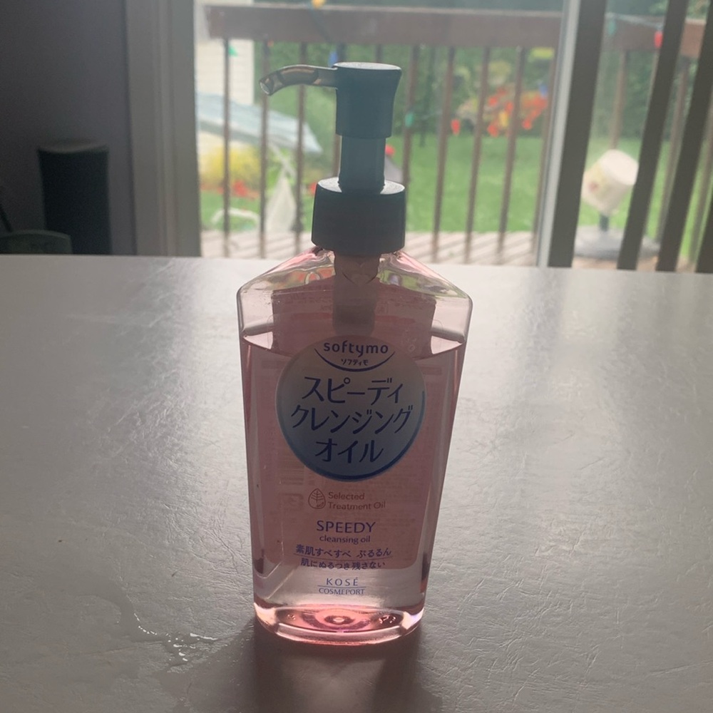 Cleansing oil